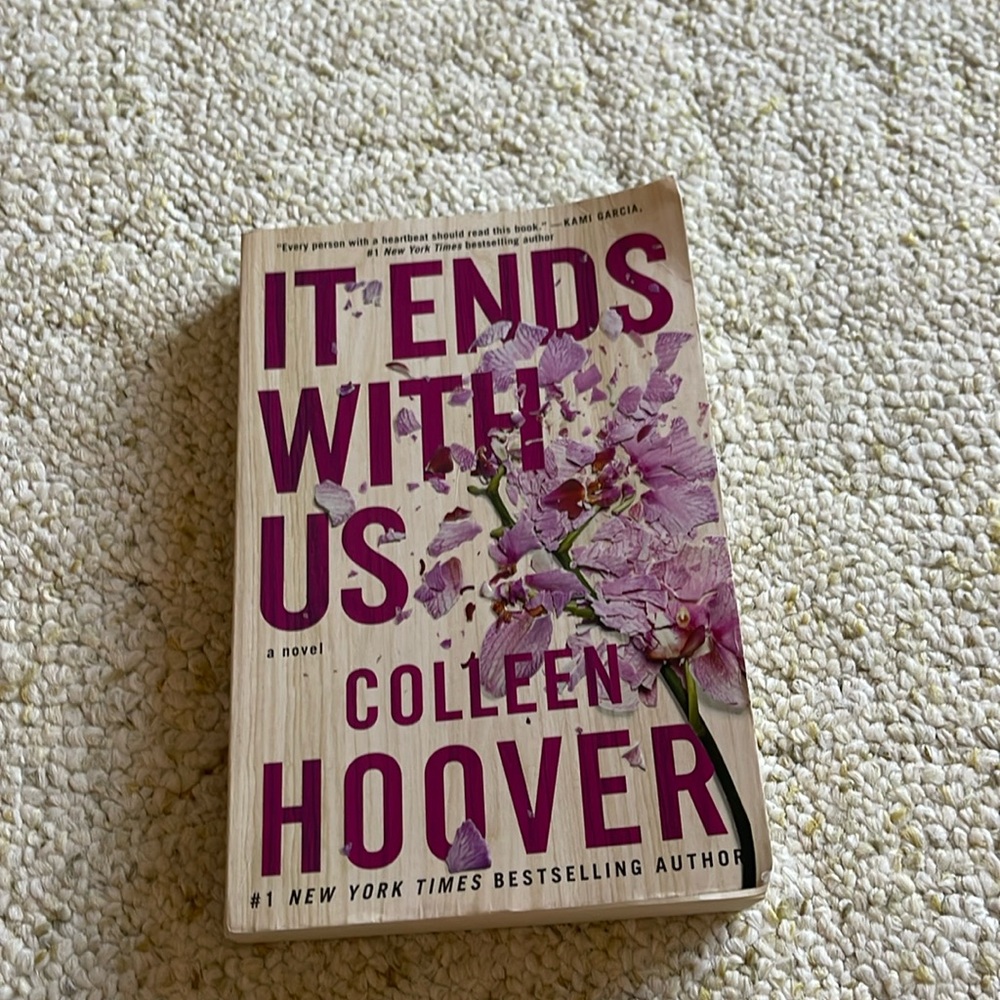 It ends with us by Colleen Hoover - good condition - paperback